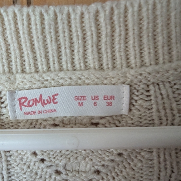 Romwe Women's Cream Knit Vest Top Sleeveless Size M - Picture 7 of 8